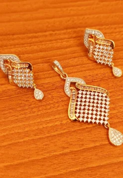 American Diamond Studded Pendant Set