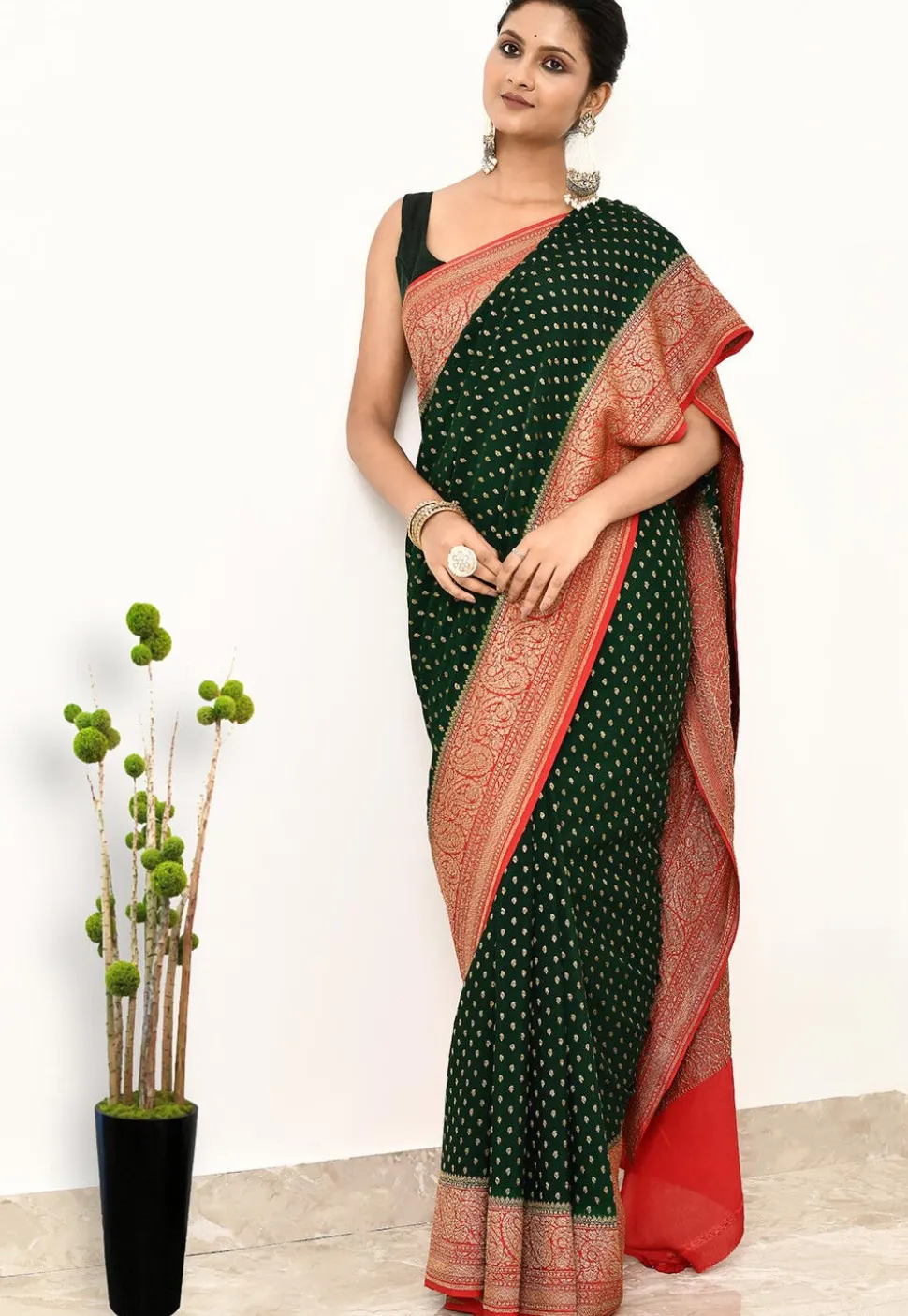 Banarasi Pure Crepe Silk Saree in Dark Green
