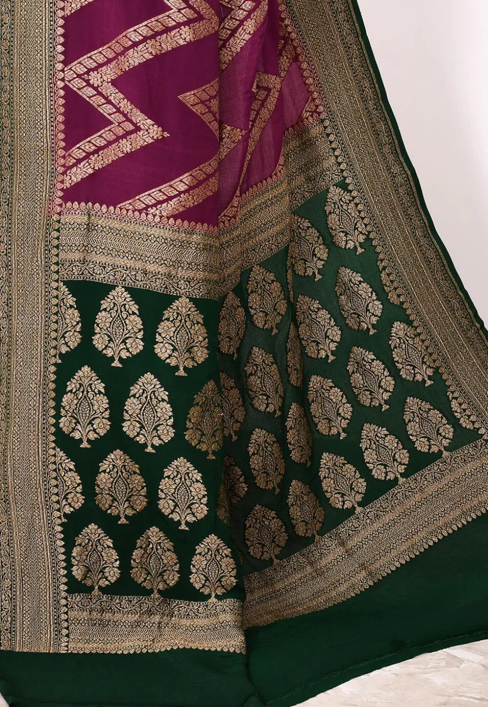 Banarasi Pure Crepe Silk Saree in Magenta