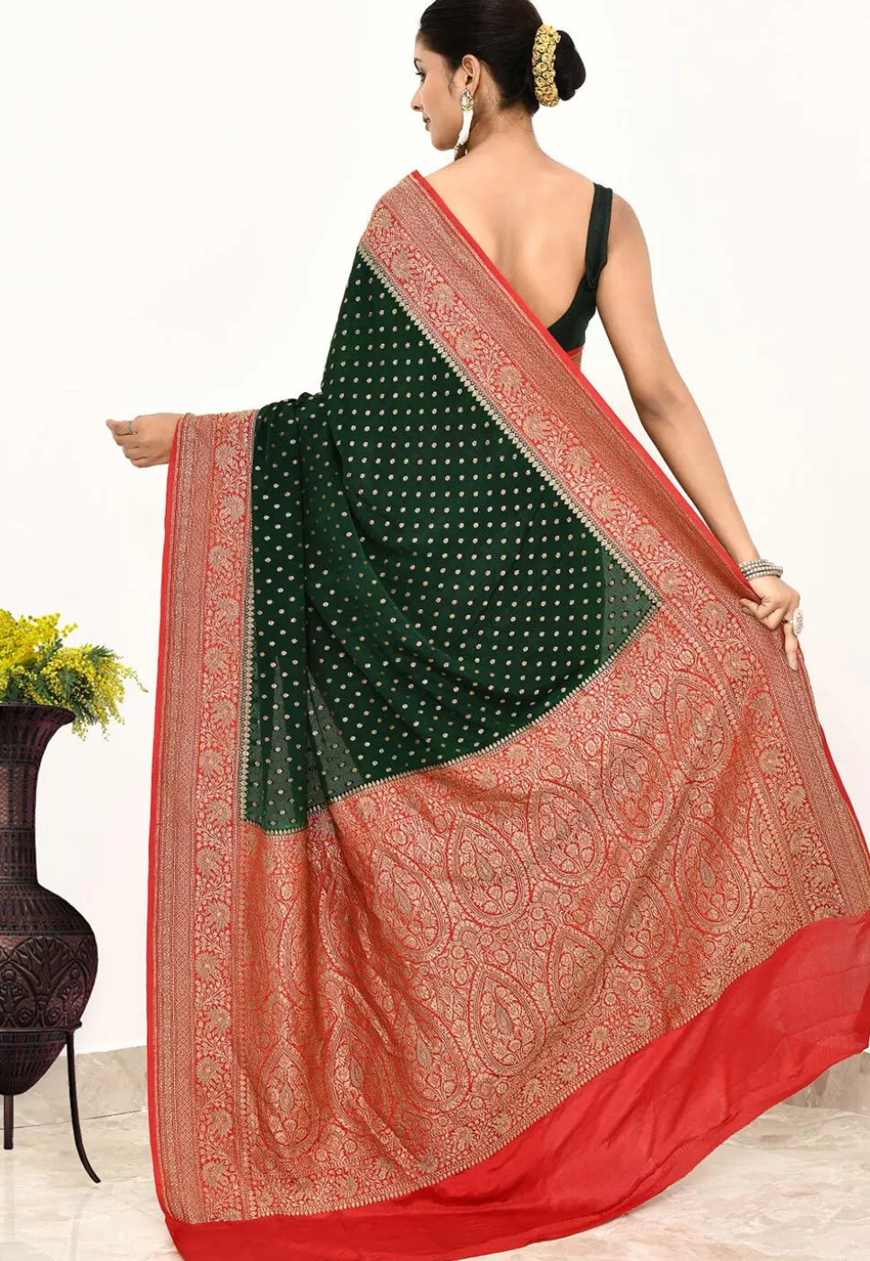 Banarasi Pure Crepe Silk Saree in Dark Green