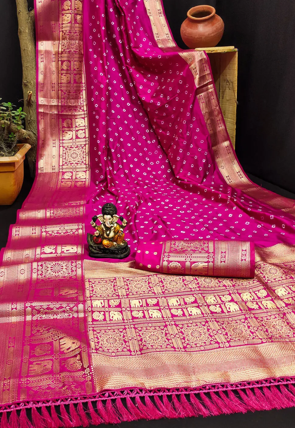 Bandhej Printed Art Silk Saree in Magenta