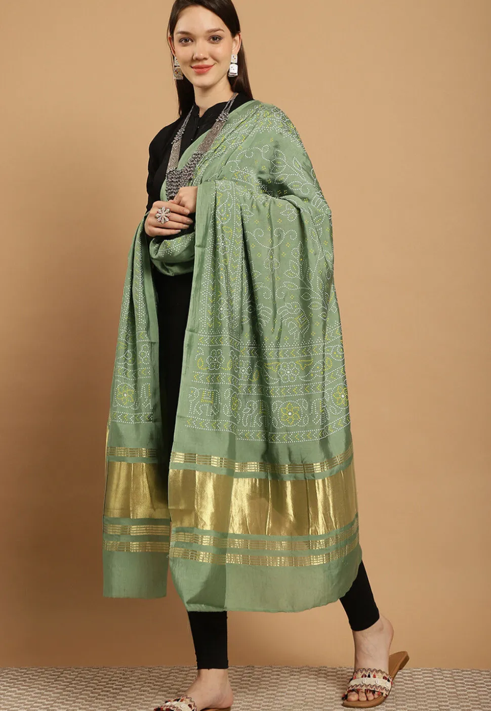 Bandhej Printed Muslin Silk Dupatta in Green