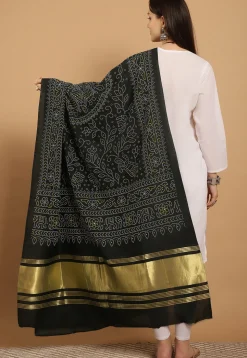Bandhej Printed Muslin Silk Dupatta in Black