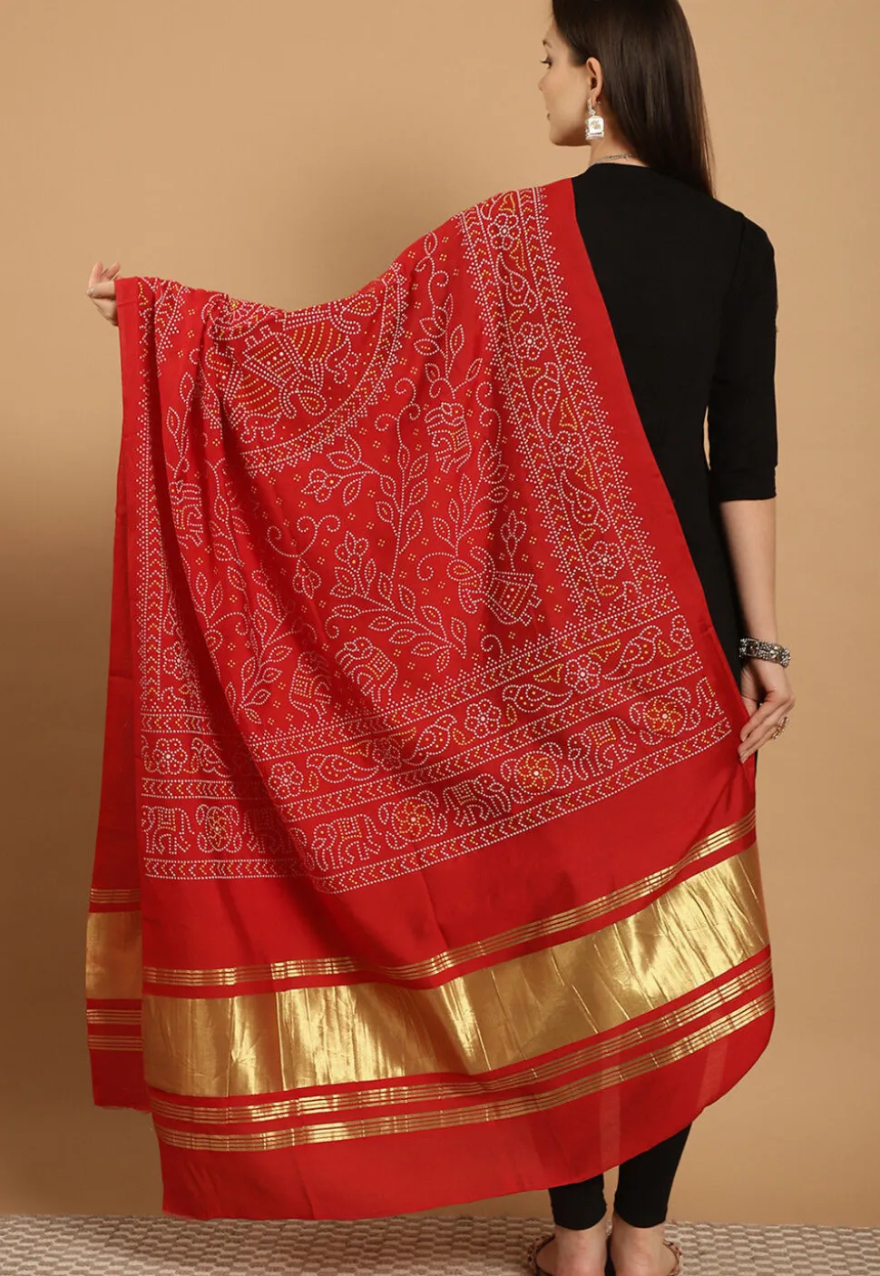 Bandhej Printed Muslin Silk Dupatta in Red