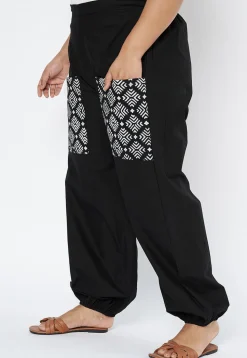 Block Printed Pocket Pure Cotton Pant in Black