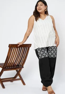 Block Printed Pocket Pure Cotton Pant in Black