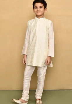Chikankari Cotton Silk Kurta in Off White
