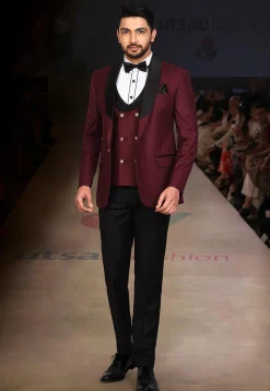 Contrast Collar Polyester Three piece Tuxedo Set in Maroon