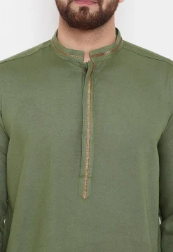 Contrast Neckline Linen Kurta in Dark Olive Green