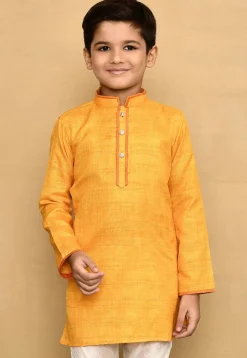 Contrast Trim Jute Cotton Kurta in Yellow