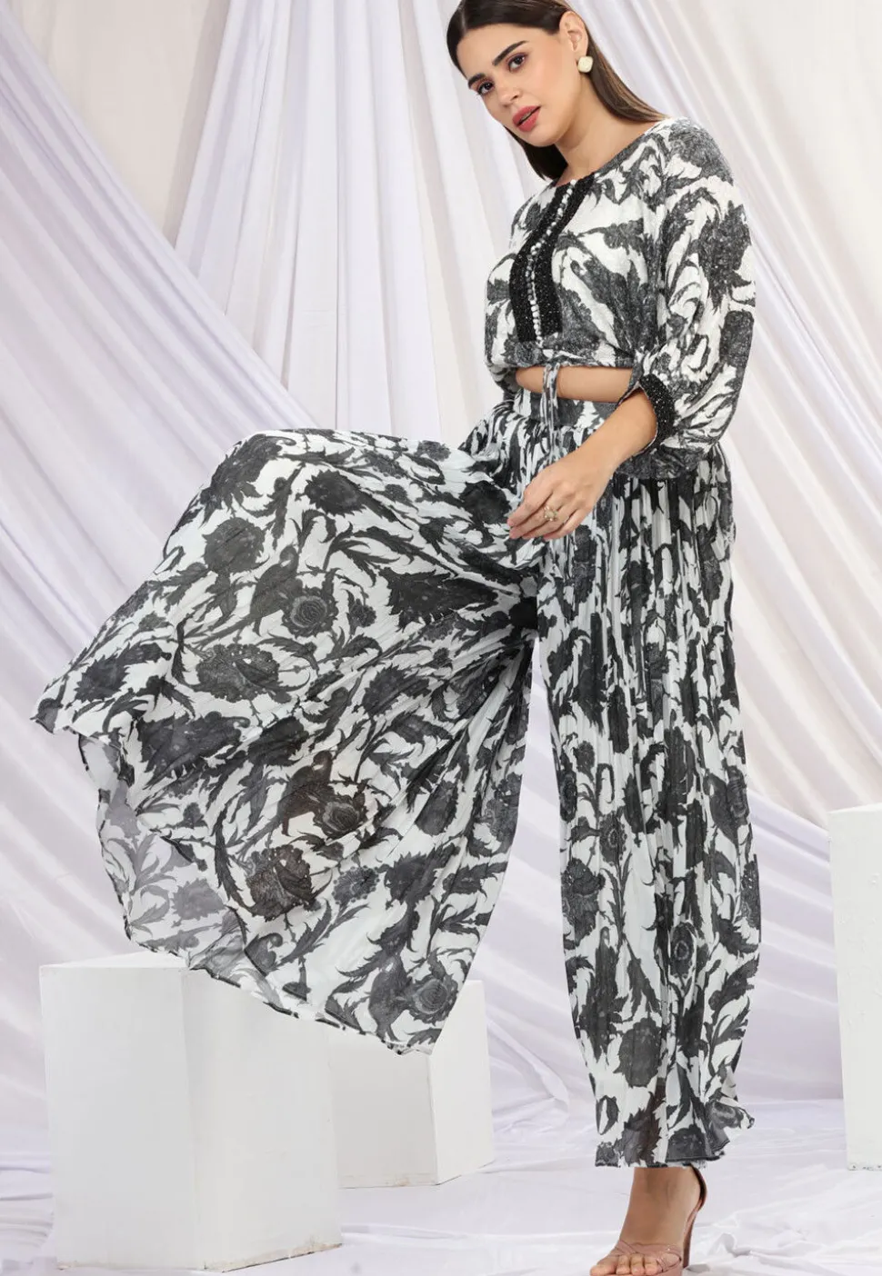 Digital Printed Chinon Chiffon Crop Top Set in Off White