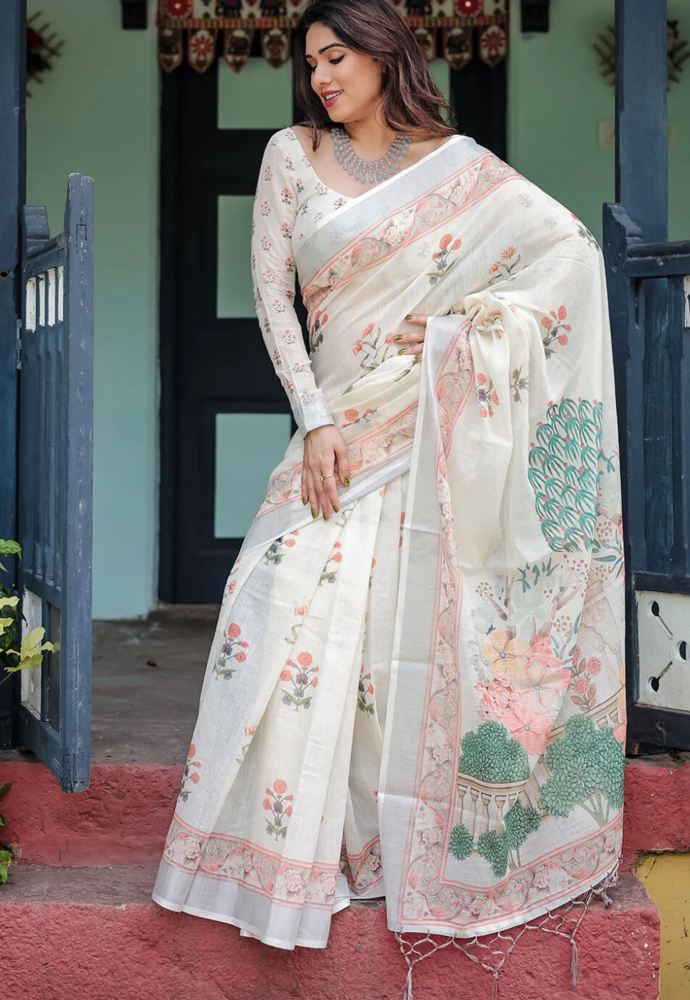 Digital Printed Cotton Saree in Off White
