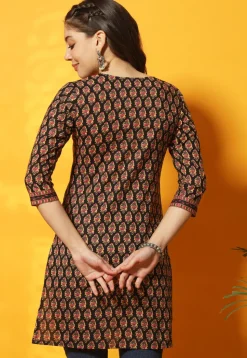 Digital Printed Cotton Straight Kurti in Black