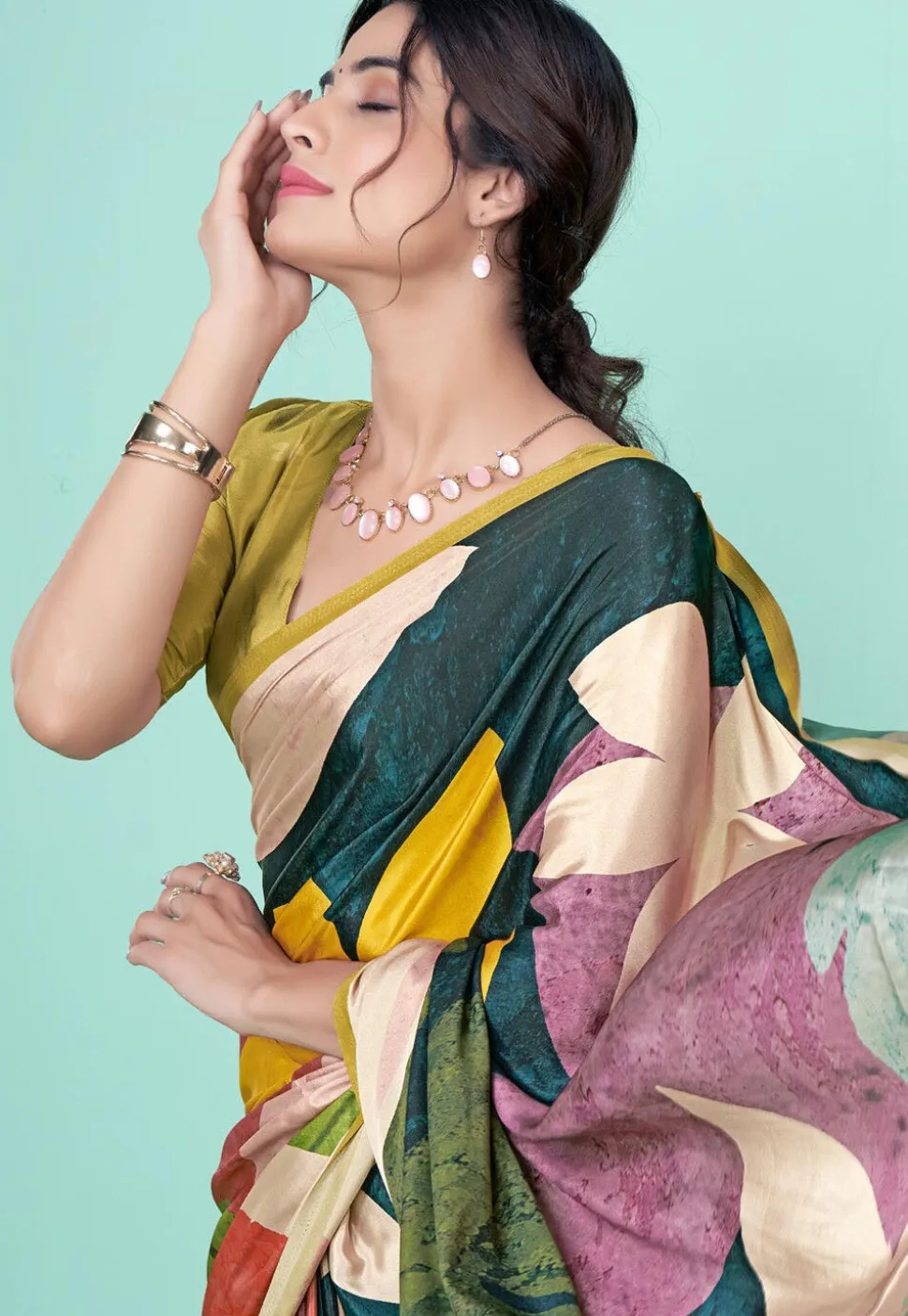 Digital Printed Crepe Saree in Multicolor