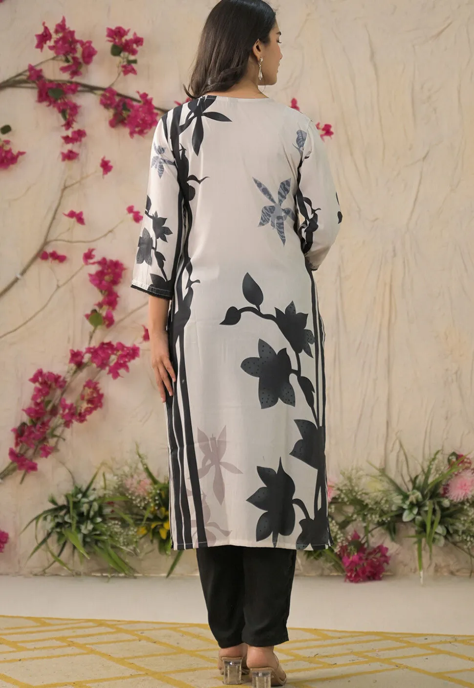 Digital Printed Muslin Silk Pakistani Suit in Off White