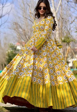 Digital Printed Pure Muslin Cotton in Yellow