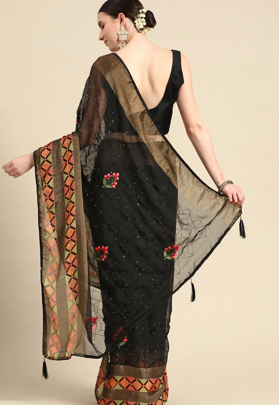 Embroidered Chiffon Saree in Black