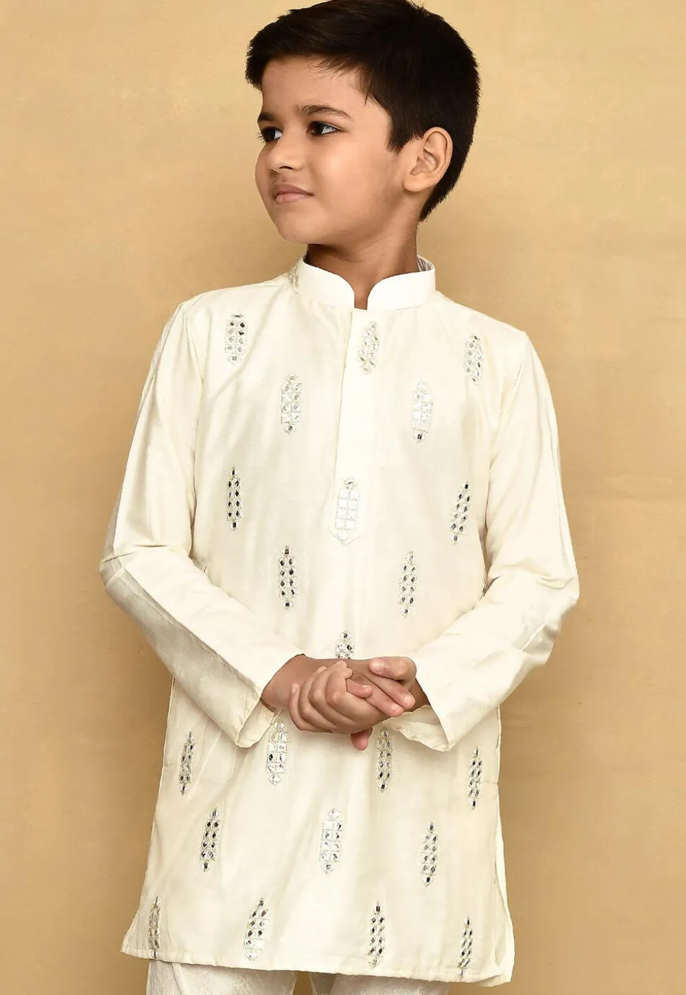 Embroidered Cotton Kurta in Off White