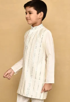Embroidered Cotton Kurta in Off White