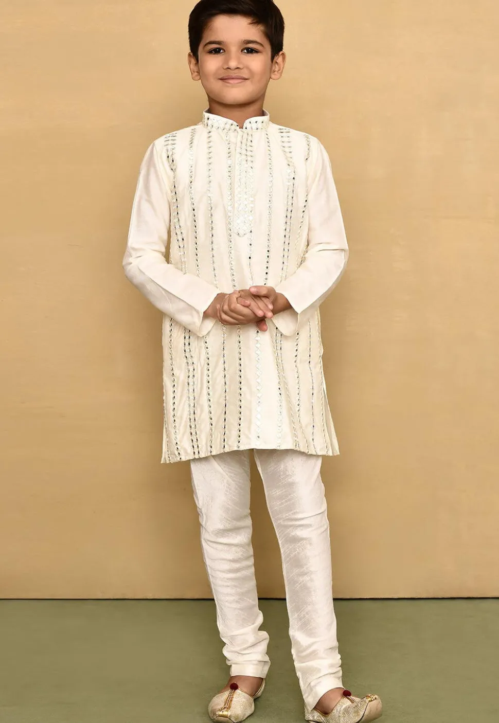 Embroidered Cotton Kurta in Off White