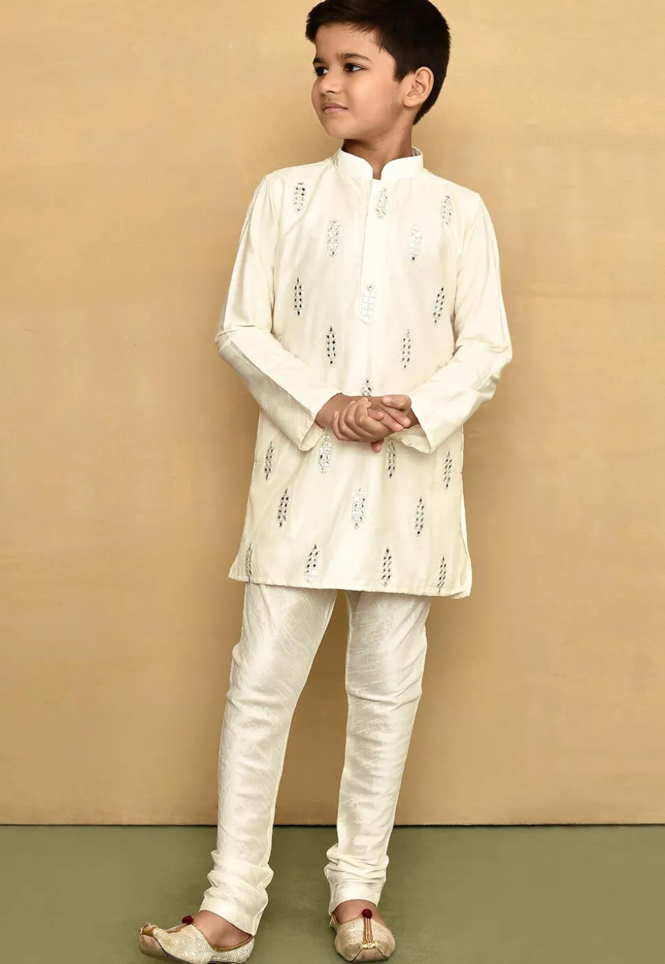 Embroidered Cotton Kurta Set in Off White