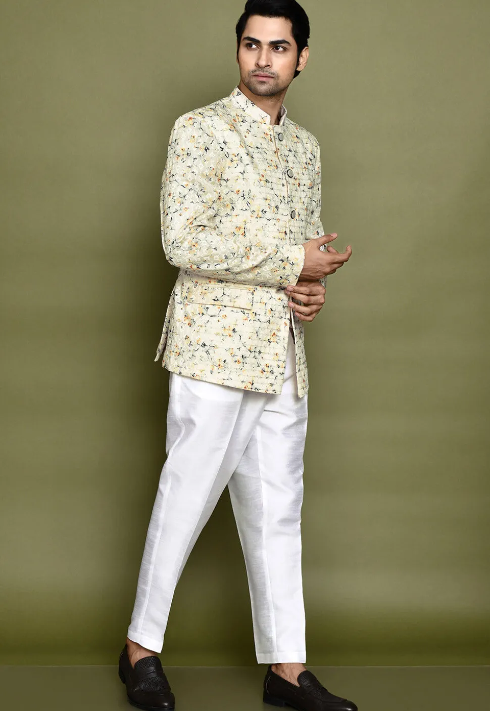 Embroidered Cotton Kurta Set in Off White