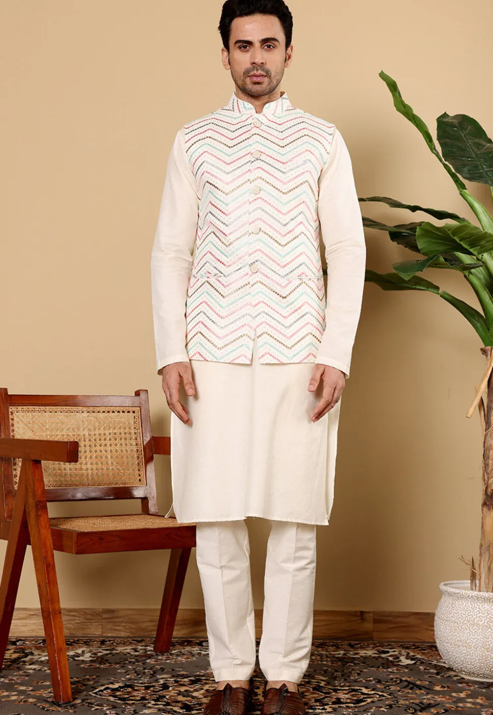 Embroidered Cotton Kurta Set in Off White