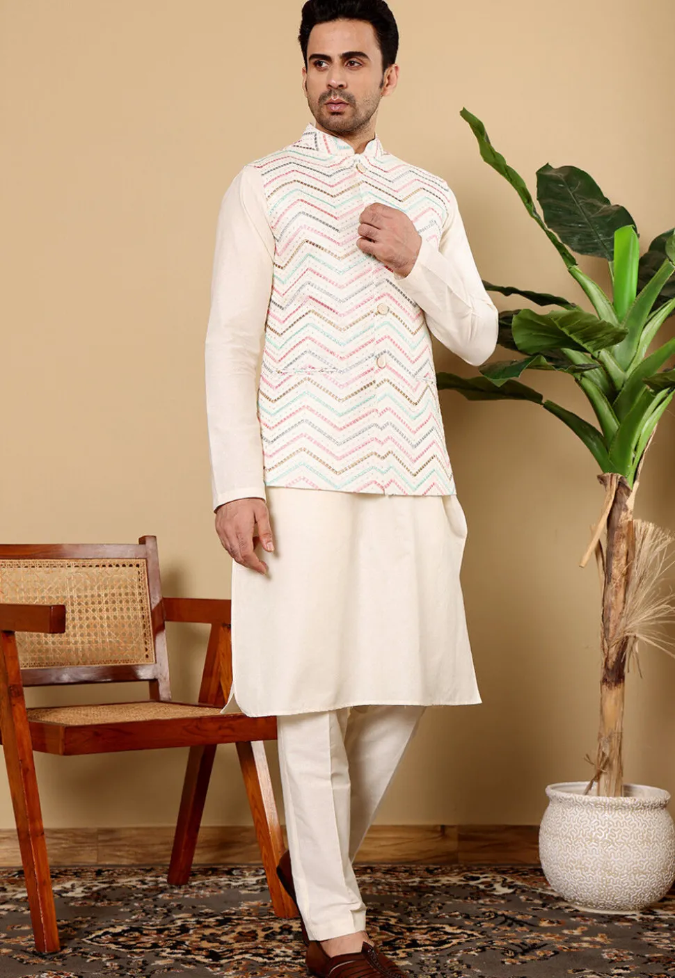 Embroidered Cotton Kurta Set in Off White