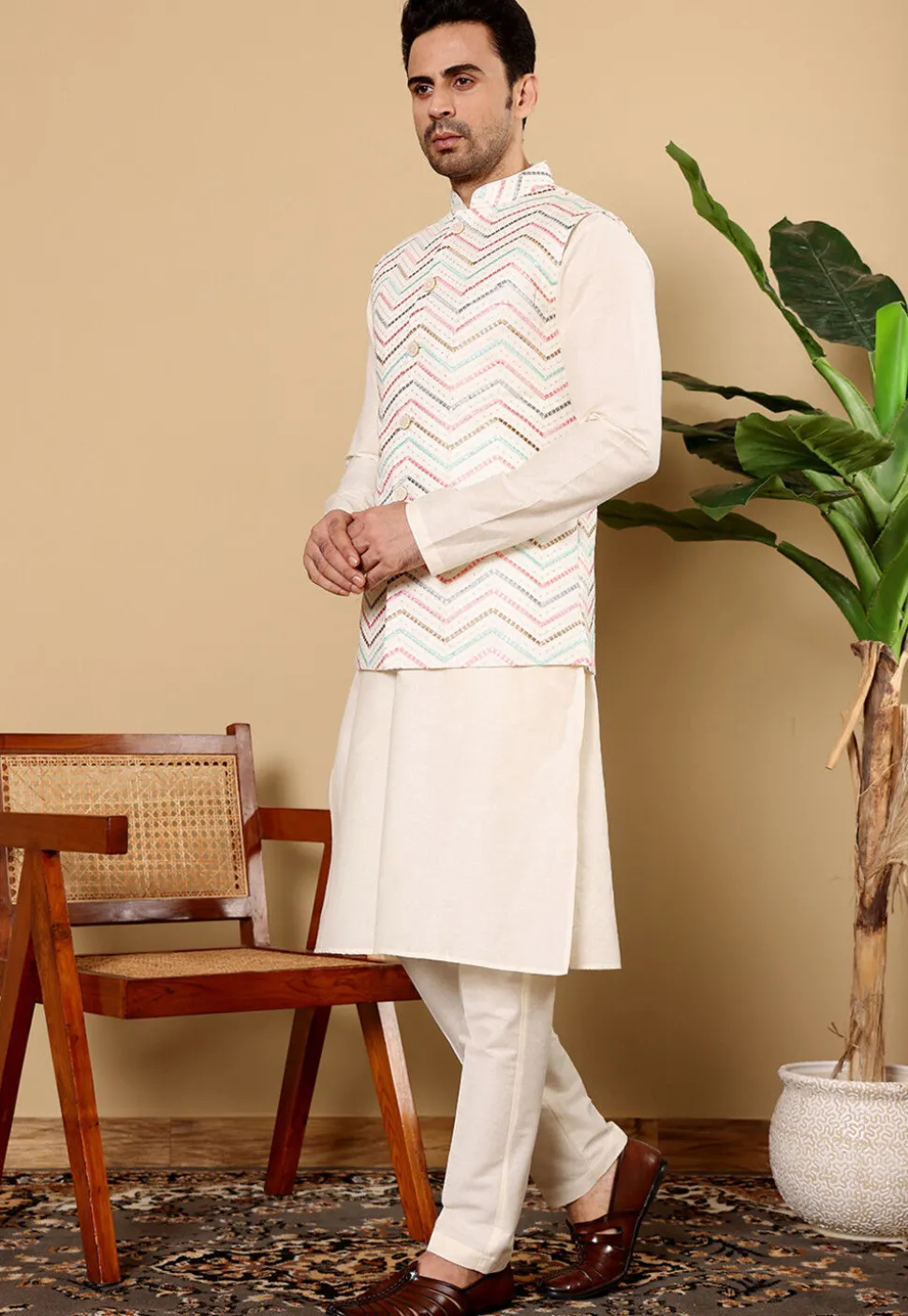 Embroidered Cotton Kurta Set in Off White