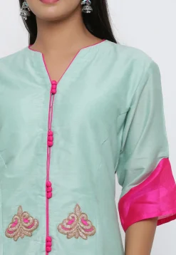 Embroidered Cotton Silk Front Slit Kurta in Sea Green