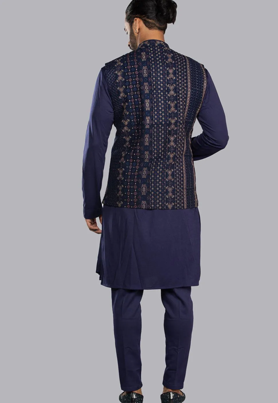 Embroidered Cotton Silk Kurta Set in Navy Blue