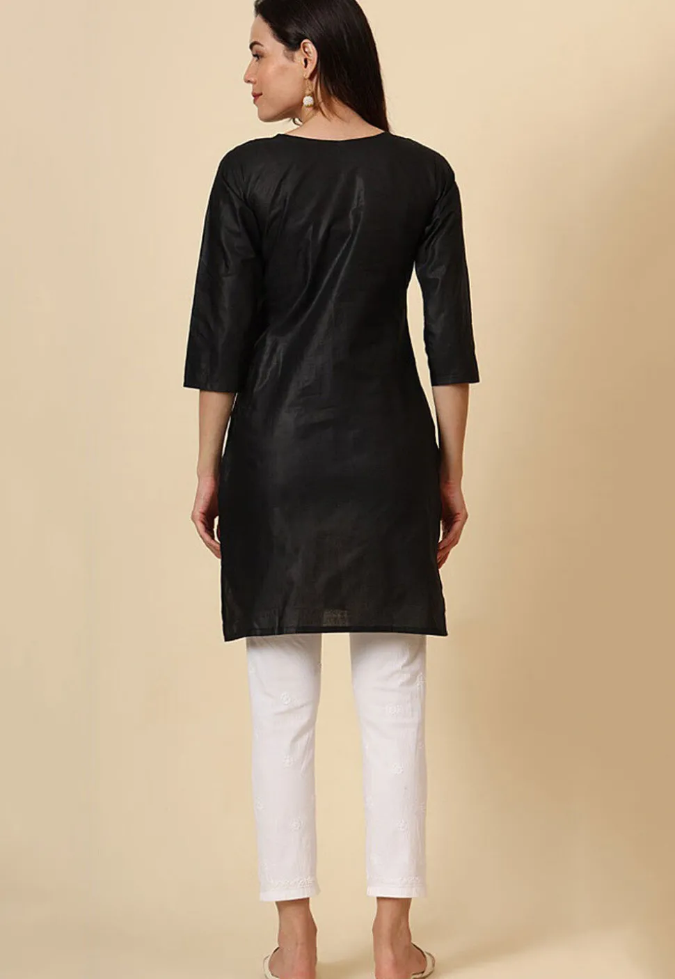 Embroidered Cotton Straight Kurti in Black