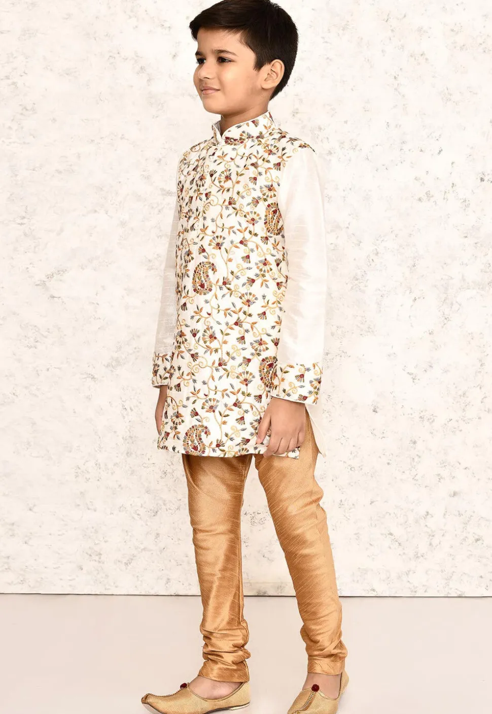 Embroidered Dupion Silk Kurta Set in Off White
