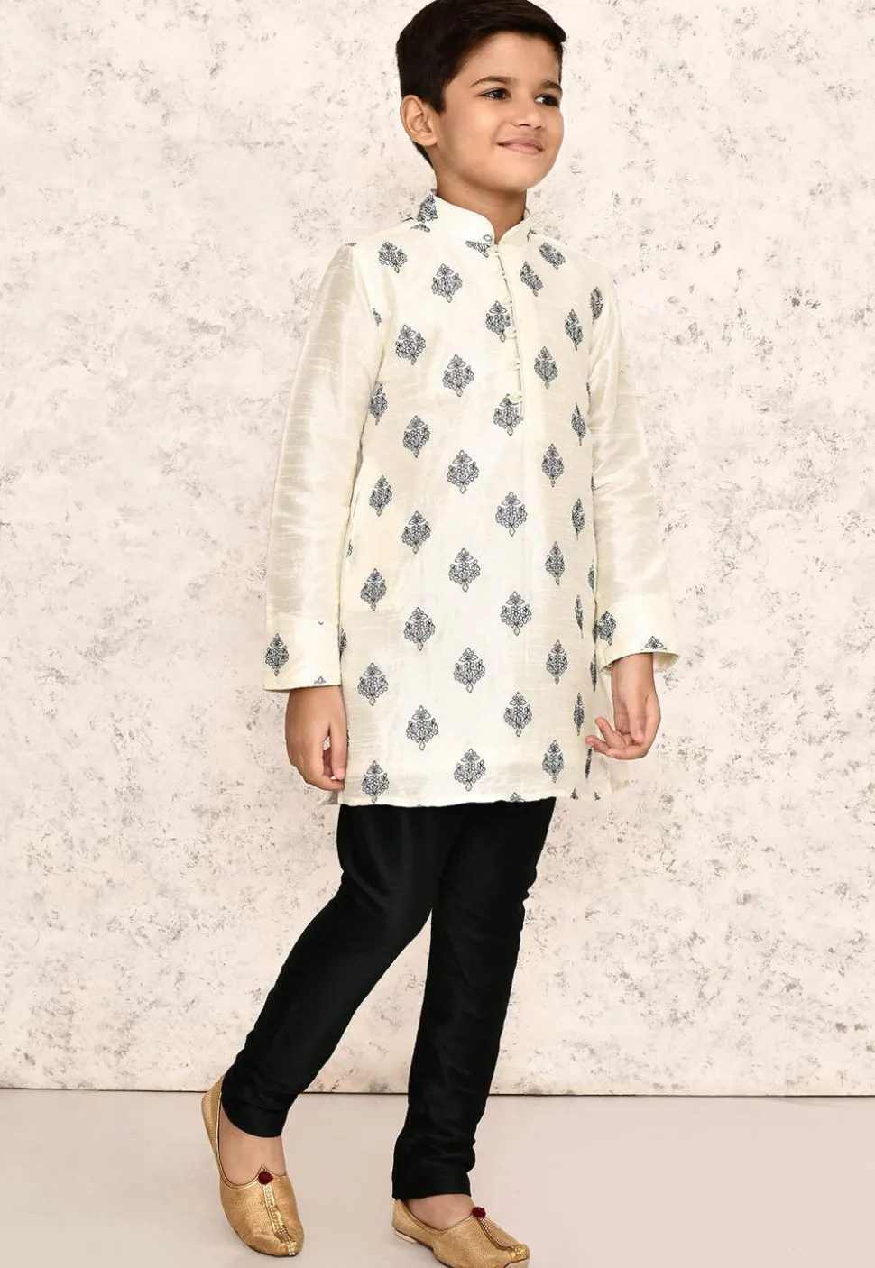 Embroidered Dupion Silk Kurta Set in Off White