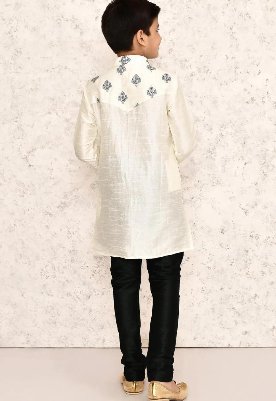 Embroidered Dupion Silk Kurta Set in Off White