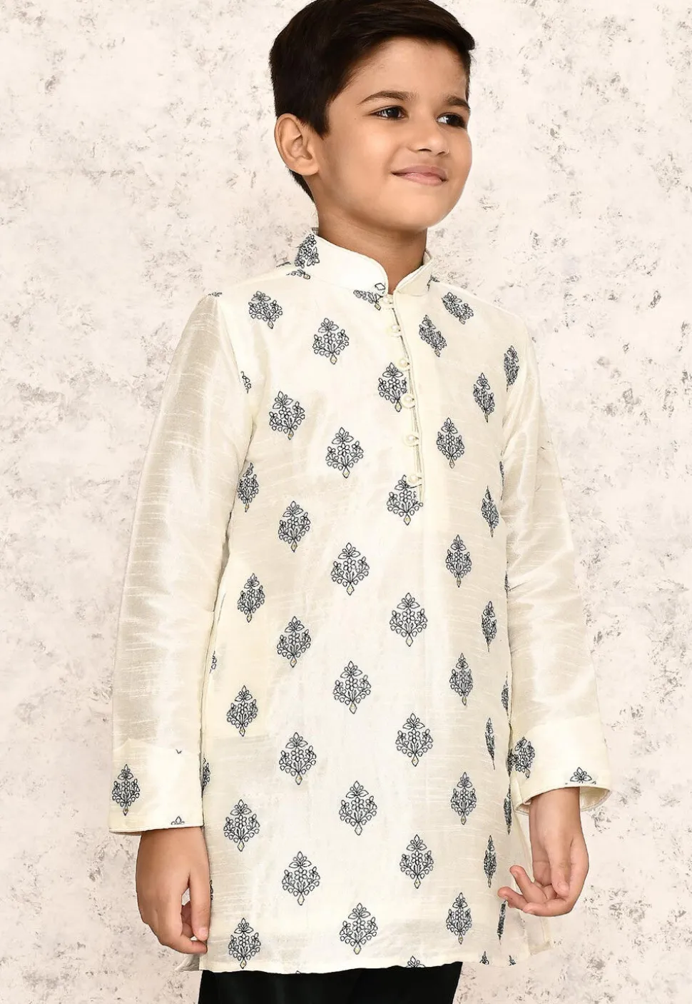Embroidered Dupion Silk Kurta in Off White