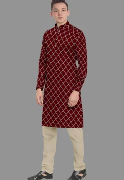 Embroidered Georgette Kurta Set in Maroon