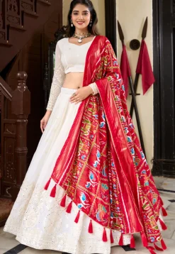 Embroidered Georgette Lehenga in Off White