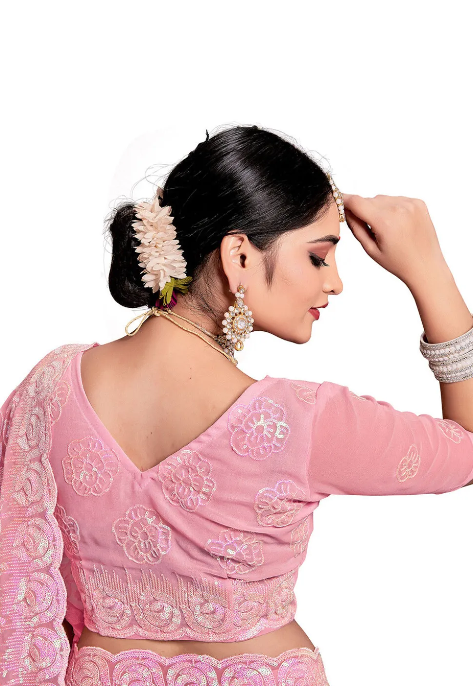 Embroidered Georgette Scalloped Saree in Peach
