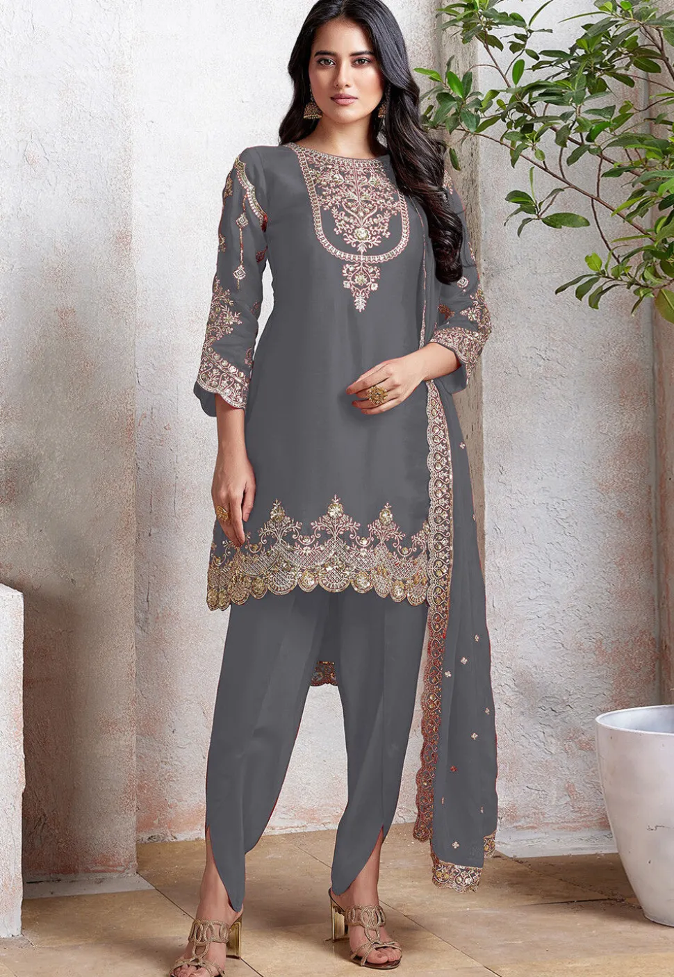Embroidered Georgette Scalloped Punjabi Suit in Grey