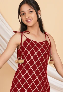 Embroidered Georgette Straight Kurta Set in Maroon
