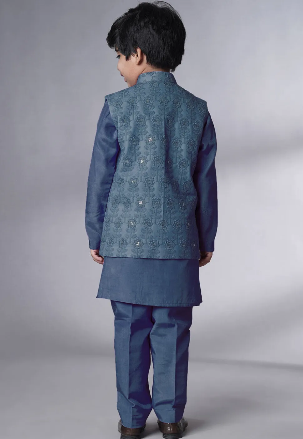 Embroidered Muslin Silk Kurta Set in Teal Blue