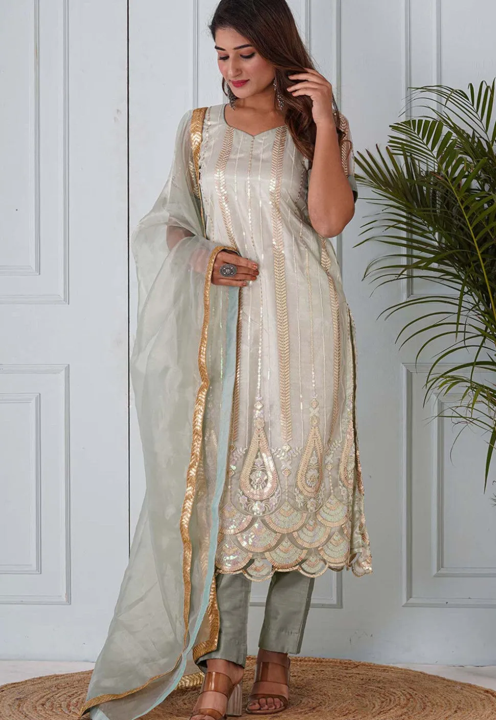 Embroidered Net Scalloped Hem Pakistani Suit in Pastel Green