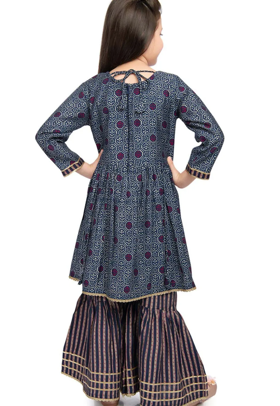Embroidered Polyester Kurta Set in Navy Blue