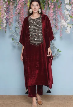 Embroidered Velvet Kaftan Set in Maroon