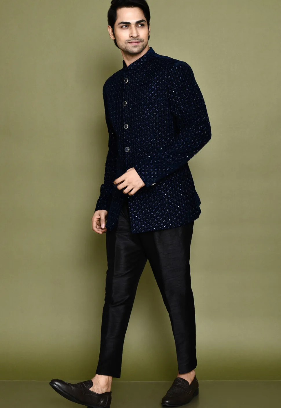 Embroidered Velvet Kurta Set in Navy Blue