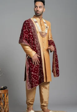 Embroidered Velvet Men Dupatta in Maroon