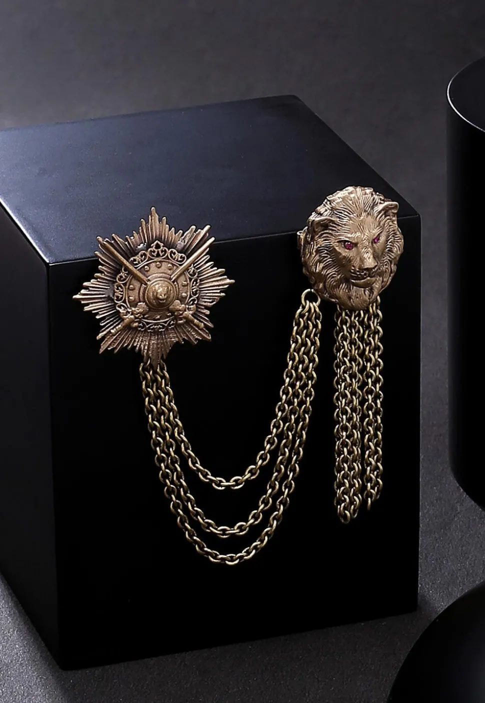 Fighter Lion Metallic Brooch
