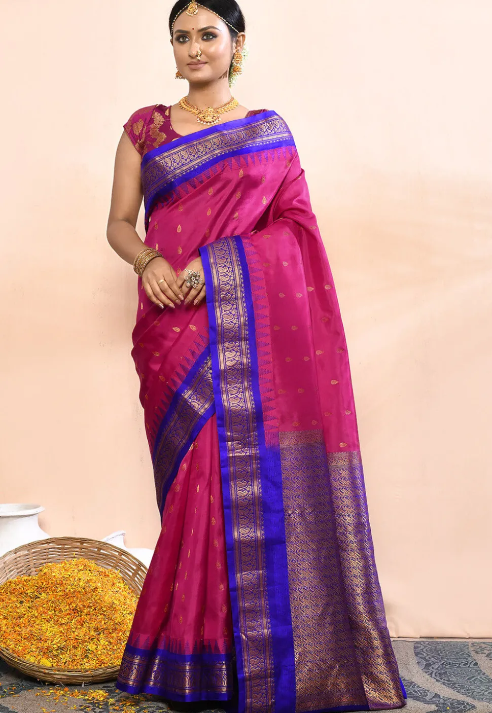 Gadwal Pure Silk Handloom Saree in Magenta