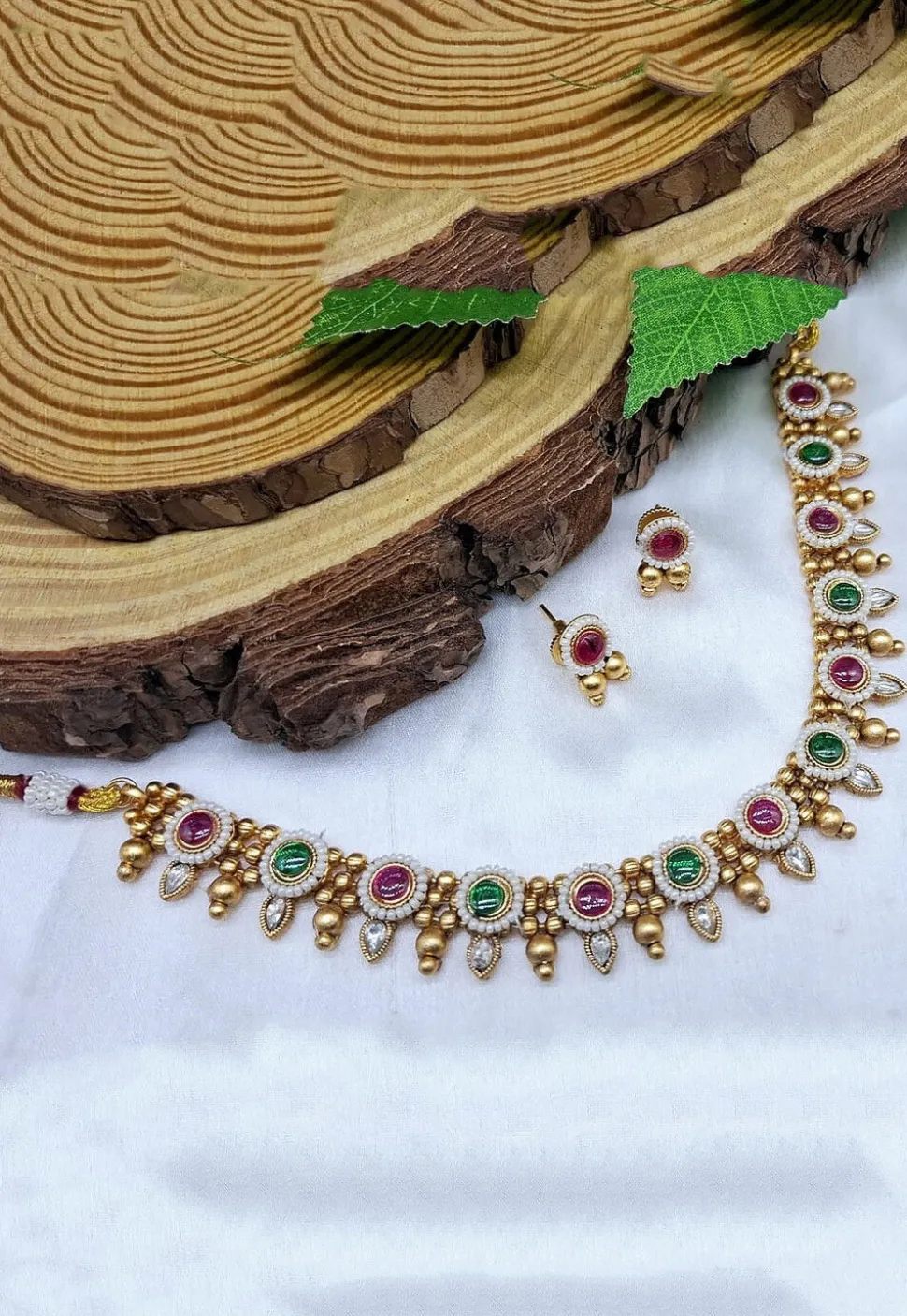 Golden Polished Kemp Stone Studded Necklace Set